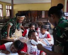 Mayjen Gabriel Lema Pengin Papua Barat Bebas dari Buta Aksara, Kerahkan Prajurit TNI - JPNN.com