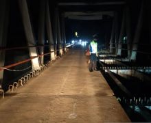 Terjatuh dari Jembatan, 3 Warga Tercebur ke Sungai di Sukabumi - JPNN.com