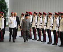 Prabowo Sering Berpeci di Acara Internasional, Meniru Gaya Soekarno? - JPNN.com