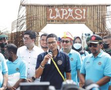 Sandiaga Uno Beri Mesin Kapal Untuk Bantu UMKM di Maluku Utara - JPNN.com
