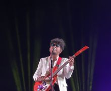 Kunto Aji Menyuguhkan Mantra Mantra di Prambanan Jazz Festival 2022 - JPNN.com
