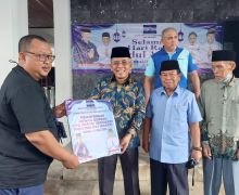 Demokrat DKI Salurkan Belasan Hewan Kurban di Jakarta - JPNN.com