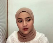 Eltasya Natasha Melepas Sampai Hati - JPNN.com