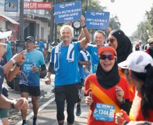 Momen Mesra Ganjar Bersama Istri Saat Ikut Lomba Maraton di Bandung - JPNN.com
