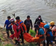 2 Bocah Tenggelam di Kali Bekasi Ditemukan Tak Bernyawa, Fazzli Beber Kronologi Kejadian - JPNN.com