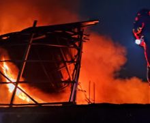 Kebakaran Besar Terjadi di Bekasi, Bedeng dan Rumah Ludes - JPNN.com