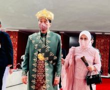 Tiba di Gedung Senayan, Jokowi Gunakan Baju Adat Ini, Gagah - JPNN.com