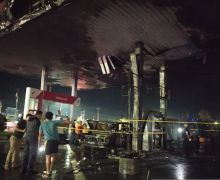 SPBU di Bengkulu Terbakar, Polisi Menduga Api Berasal dari Mobil Tangki Modifikasi - JPNN.com