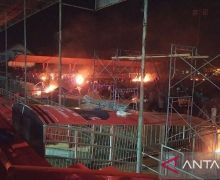 Penonton Laga Persiraja vs PSMS Medan Mengamuk, Lalu Bakar Fasilitas Stadion - JPNN.com