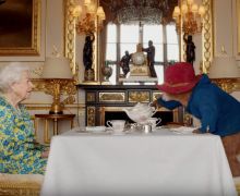 Ketukan Sendok Ratu Elizabeth II dan Paddington Bear di We Will Rock You - JPNN.com