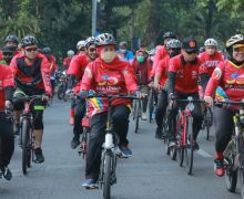 Gubernur Khofifah Gowes Bareng Dokter Jantung  se-Jatim - JPNN.com