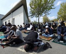 Dicap Tempat Ibadah Separatis, Puluhan Masjid di Prancis Ditutup - JPNN.com