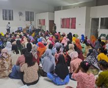 Petugas Gerebek Tempat Penampungan di Bekasi, 161 Pekerja Wanita Ditemukan, Lihat - JPNN.com