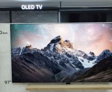 LG Pamer TV Oled Paling Besar di Dunia, Berapa Harganya? - JPNN.com