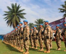 Ratusan Prajurit Satgas Kizi Gelar Upacara HUT ke-77 TNI di Kongo - JPNN.com