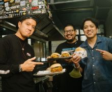 Lawless Burgerbar Menjalin Kolaborasi dengan Warkop NYC - JPNN.com