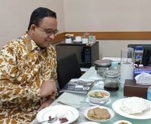 Lihat Momen Makan Siang Terakhir Anies di Balai Kota, Sup Ikan Paling Favorit - JPNN.com