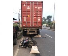 Pemotor Tewas Setelah Menabrak Truk Kontainer di Bekasi - JPNN.com