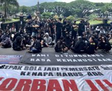 Aremania Tuntut Penuntasan Kasus Hukum Tragedi Kanjuruhan - JPNN.com