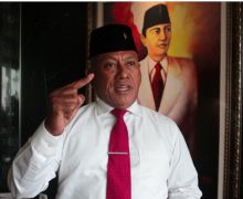 Protes Oknum TNI Mengeroyok Sukarelawan, Komarudin Watubun PDIP: Jangan Mencederai Negara Hukum dan Demokrasi - JPNN.com