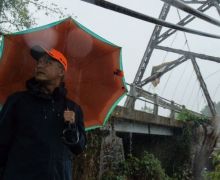Tinjau Jembatan Juwero di Kendal, Ganjar: Segera Lakukan Perbaikan - JPNN.com