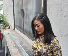 Devano Danendra Pingsan di Panggung, Iis Dahlia Ungkap Penyebabnya - JPNN.com