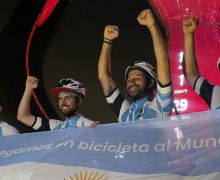 6 Bulan Gowes dari Afsel, Fan Argentina Tiba di Qatar - JPNN.com