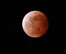 BRIN Sebut Melihat Gerhana Bulan Total Tidak Perlu Alat Khusus - JPNN.com