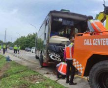 Bus Peziarah asal Banten Terguling di Tol Cipali, Begini Kronologinya - JPNN.com