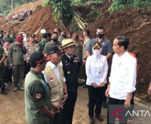 Tiba di Cianjur, Jokowi Minta Jajarannya Dahulukan Evakuasi Korban Gempa - JPNN.com
