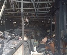 Pasar Cinde Kebakaran, 50 Kios Hangus Terbakar - JPNN.com