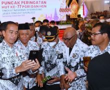 Hadiri HUT PGRI, Presiden Jokowi Sampaikan Pesan Penting Ini untuk Para Guru - JPNN.com