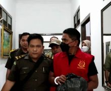 Korupsi Dana Desa, Kades Pulau Betung Pampangan Ditahan, Tuh Tampangnya - JPNN.com