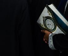 Al-Quran Kembali Dinistakan di Swedia, Dirusak dan Dirantai - JPNN.com