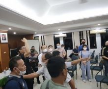 Konflik di Perumahan Pantai Mutiara Pluit Memanas, Rapat Koordinasi Berujung Ricuh - JPNN.com