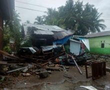 13 Rumah Warga Rusak Diterjang Gelombang Pasang di Mamuju - JPNN.com