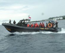 Perahu yang Mengangkut Turis Tenggelam di Bali, 34 Orang Selamat - JPNN.com