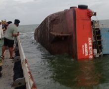 Kapal ARK Shiloh Jakarta Karam di Perairan Sungsang Banyuasin - JPNN.com