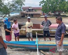 Pergi Melaut Sendirian, Nelayan Hulaliuw Ditemukan Tewas Terapung di Pesisir Pantai - JPNN.com