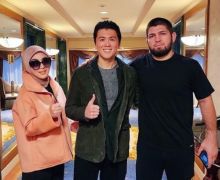 Bikin Heboh, Syahrini Pamer Momen Bertemu Khabib Nurmagomedov - JPNN.com