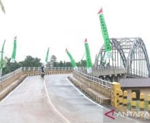 Sutarmidji Meresmikan Jembatan Korek-Pasak, Masyarakat 6 Desa Ini tidak Terisolasi Lagi - JPNN.com
