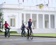 Pagi-pagi, Jokowi Tinggalkan Istana dengan Sepeda, Mau ke Mana, Pak? - JPNN.com
