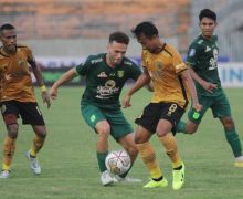 Persebaya Taklukkan Bhayangkara FC, Aji Santoso: Saya Tak Percaya Statistik - JPNN.com