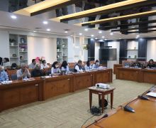Menolak Direlokasi, Purnawirawan TNI AD dan Masyarakat Audiensi dengan Komisi I DPR - JPNN.com
