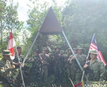 TNI dan TDM Patroli Bersama Patok Batas Indonesia - Malaysia - JPNN.com