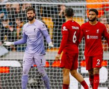 Kalah 3 Gol, Remuk di Premier League, Pemain Liverpool Frustrasi di Kamar Ganti - JPNN.com