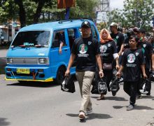 Kowarteg Pendukung Ganjar Berbagi Makanan ke Sopir Angkot dan Driver Ojek - JPNN.com