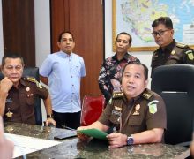 Pelarian Oknum Notaris Tarmizi SY Berakhir, Dia Ditangkap Tim Tabur Kejati Riau - JPNN.com