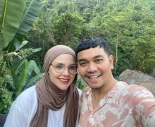 Indra Bekti Ungkap Kegembiraan Jalani Ramadan Tahun Ini Bareng Istri dan Anak Tercinta - JPNN.com