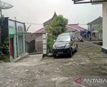 Dampak Erupsi Merapi, Hujan Abu Terjadi di 2 Desa Boyolali - JPNN.com